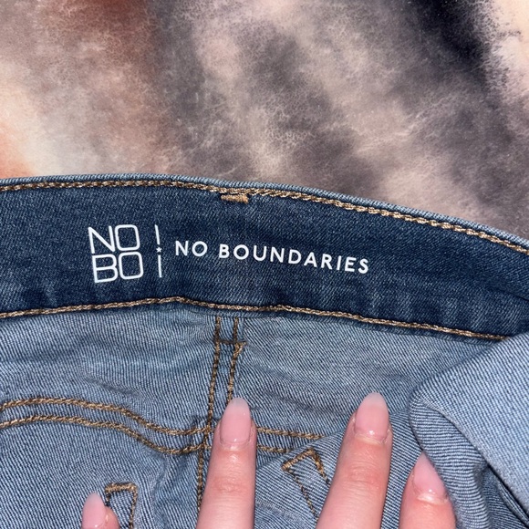 No Boundaries Distressed Blue Jean Shorts - Picture 3 of 4